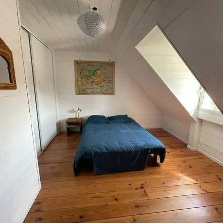 Maison En Bois Avec Piscine A 1000 M Des Plages. *