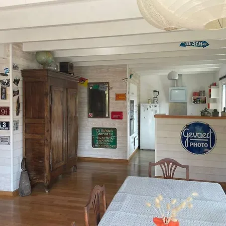 Maison En Bois Avec Piscine A 1000 M Des Plages. Villa *