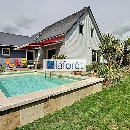Maison En Bois Avec Piscine A 1000 M Des Plages. Villa